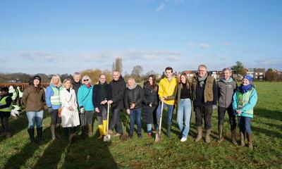 Groepsfoto met de aanwezigen op het Keelveld in Vilvoorde
