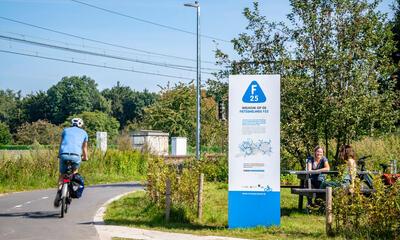 Beeld van de bewegwijzering F25